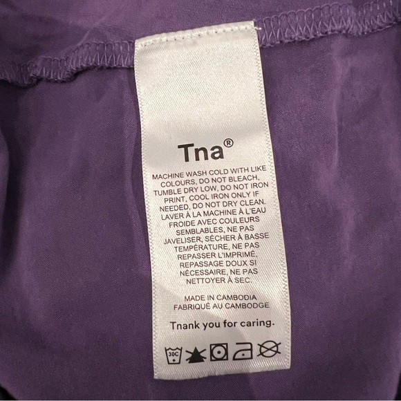 Aritzia TNA Tight Crop Top - Picture 4 of 4